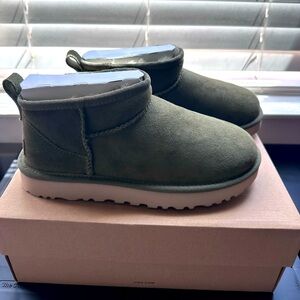 UGG Classic Ultra Mini boots